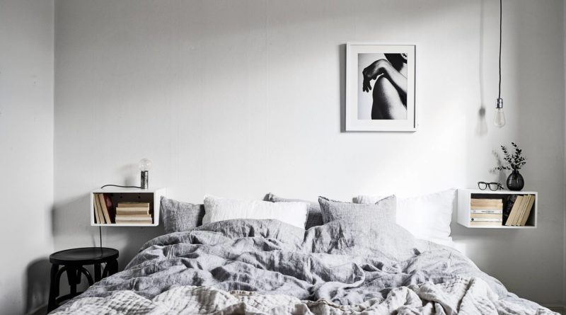 Подвесные прикроватные тумбы для спальни от Икеа