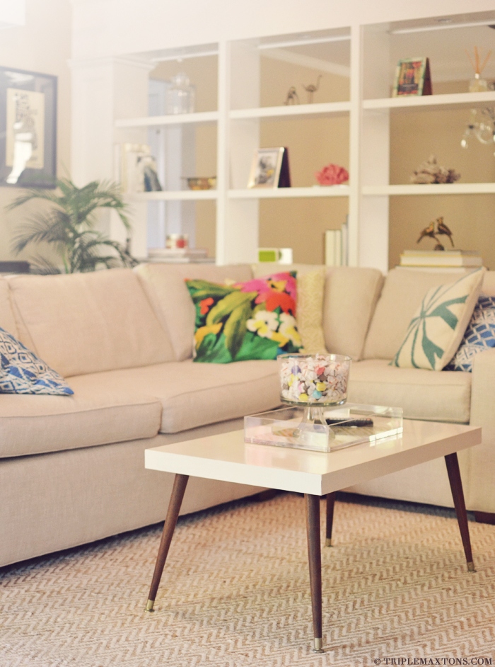 Журнальный столик