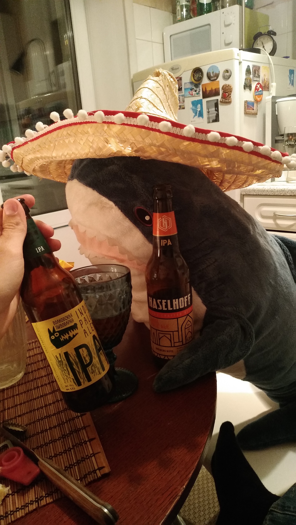 Тайная жизнь Акулы БЛОХЭЙ из Икеи