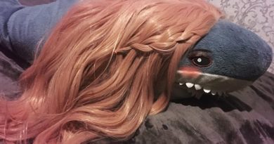 Тайная жизнь Акулы БЛОХЭЙ из Икеи