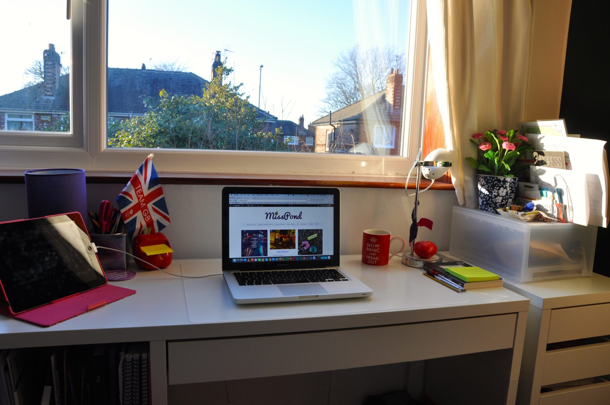 Выбираем письменный стол для школьника - грамотный выбор парты для учебы