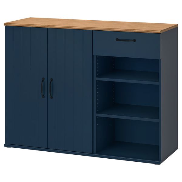 IKEA, вид спереди