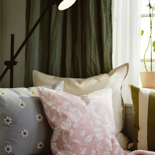 Чехол на подушку, 50x50 см, светло-розовый IKEA IDALINNEA ИДАЛИННЕЯ 105.269.88 - схема-чертеж с размерами