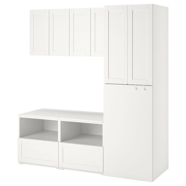 IKEA, вид спереди