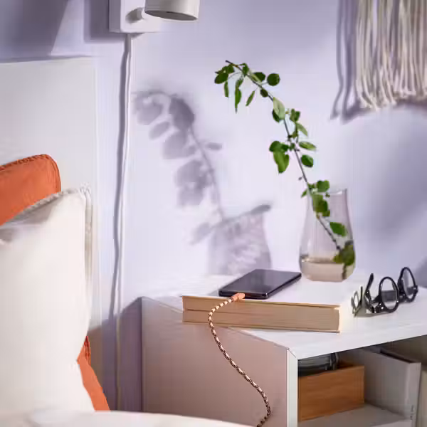 LILLHULT Кабель USB-C–lightning - розовый/бежевый 1.5 м - фото 3