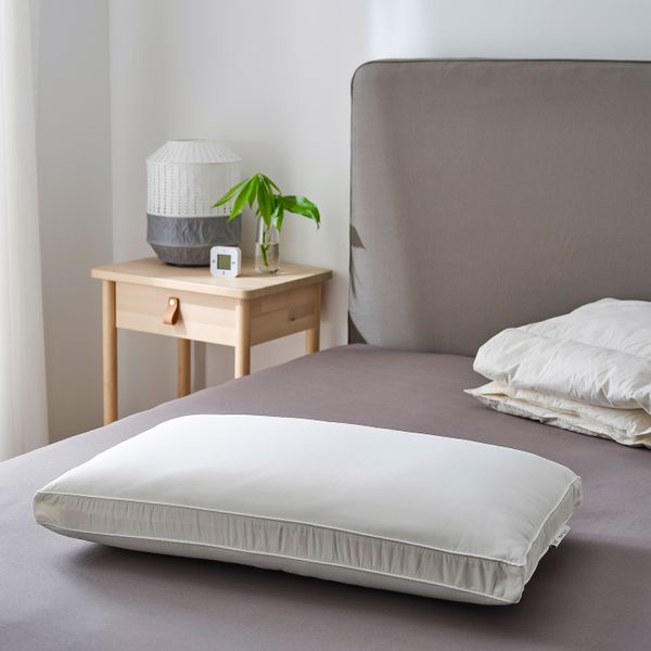 Эргономичная подушка для сна на боку 44x67 см IKEA PRAKTVÄDD ПРАКТВЭДД 604.467.34 - фото 5