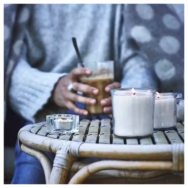 JÄMLIK ЭМЛИК Ароматическая свеча в стакане - Ваниль/светло-бежевый 20 ч - фото 5