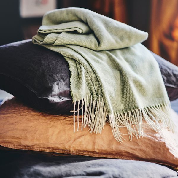 Плед, светлый серо-зеленый, 120x160 см IKEA STOCKHOLM СТОКГОЛЬМMVI ХОЛМВИ 005.136.13 - схема-чертеж с размерами