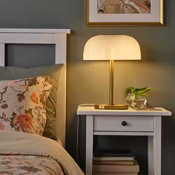 AKTERSPRING АКТЕРСПРИНГ Лампа настольная - молочный стекло/латунированный 39 см - фото 2