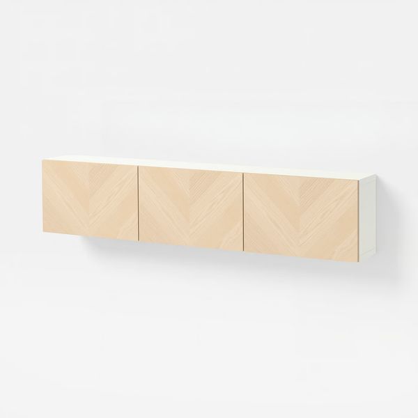 IKEA, вид спереди