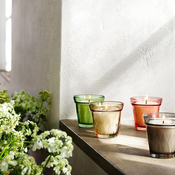 Ароматическая свеча в стакане, Соленая карамель/серый 8 см IKEA VÄLDOFT ВЭЛЬДОФТ 504.423.12 - фото 2