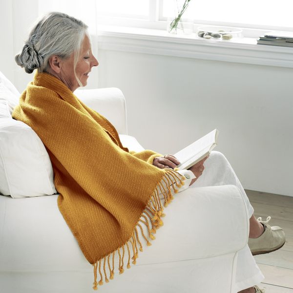 Плед, желтый 60x160 см IKEA OMTÄNKSAM ОМТЭНКСАМ 604.694.57 - фото 3