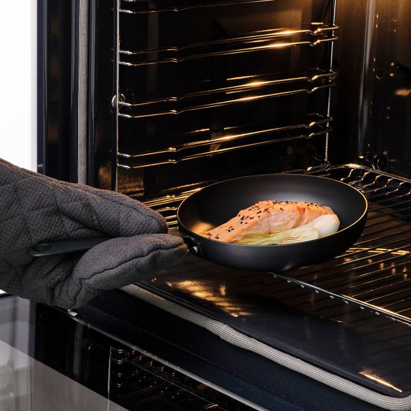 Сковорода, углеродистая сталь 20 см IKEA VARDAGEN ВАРДАГЕН 804.380.16 - фото 4