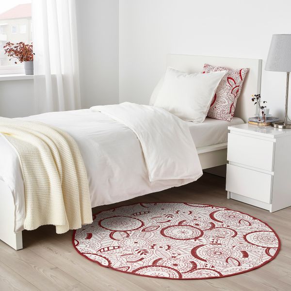 Ковер безворсовый, белый, красный 120 см IKEA ВИНТЕР 2019 604.502.88 - фото 2