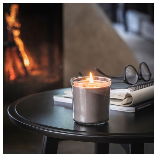 Ароматическая свеча в стакане, 40 ч, Костер, серый IKEA ENSTAKA 805.023.85 - фото 3