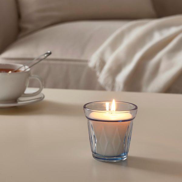 Ароматическая свеча в стакане, свежесть белья/голубой 8 см IKEA VÄLDOFT ВЭЛЬДОФТ 804.677.49 - фото 2