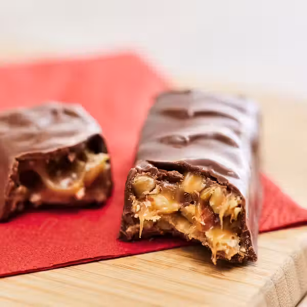 BELÖNING Молочный шоколад - карамель, соленый миндаль и арахис 240 гр - фото 2