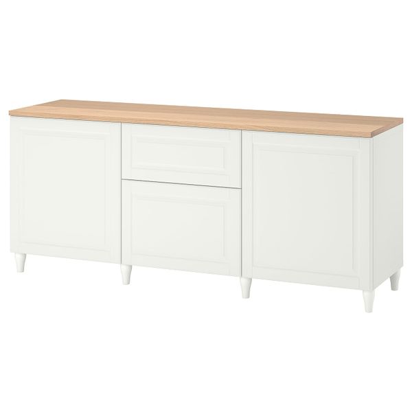 IKEA, вид спереди