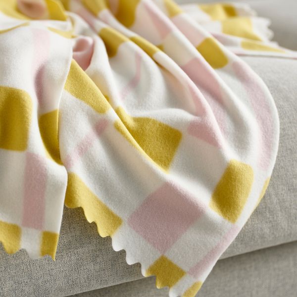 Плед, бледно-розовый, светло-желтый, 120x160 см IKEA SVARTFIBBLA 905.721.51 - фото 4