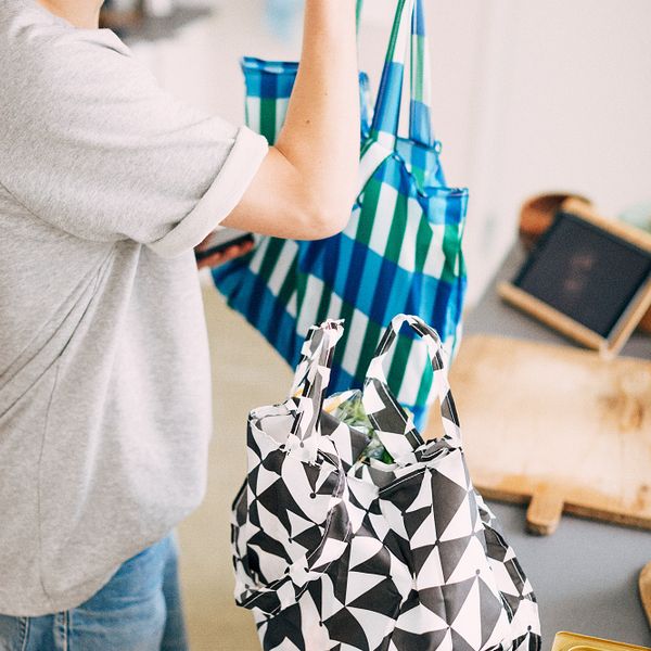 Сумка, черный-белый IKEA SKYNKE СКЮНКЕ 304.768.31 - фото 2