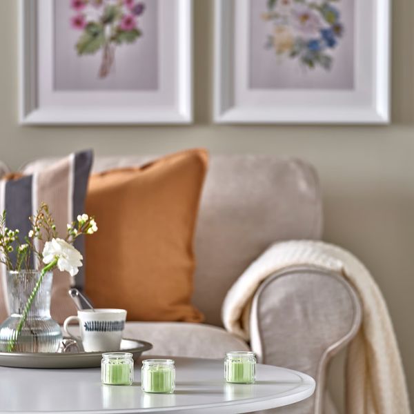 LÖVSKOGSLUND ЛЁВСКОГСЛУНД Ароматическая свеча в стакане - Яблоко/светло-зеленый 12 ч - фото 4