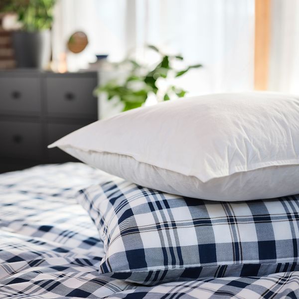 Подушка, высокая, 50x60 см IKEA LUNDTRAV ЛУНДТРАВ 004.602.52 - фото 6