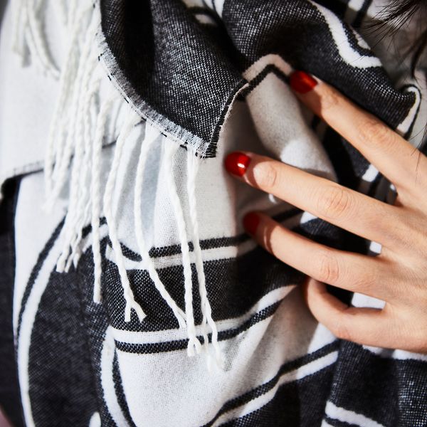 Плед, черный-белый, 130x170 см IKEA SÖTRÖNN 705.696.11 - фото 4