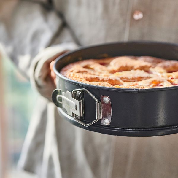 Форма со съемным дном, темно-серый, 22 см IKEA STRANDFLY 905.223.02 - схема-чертеж с размерами