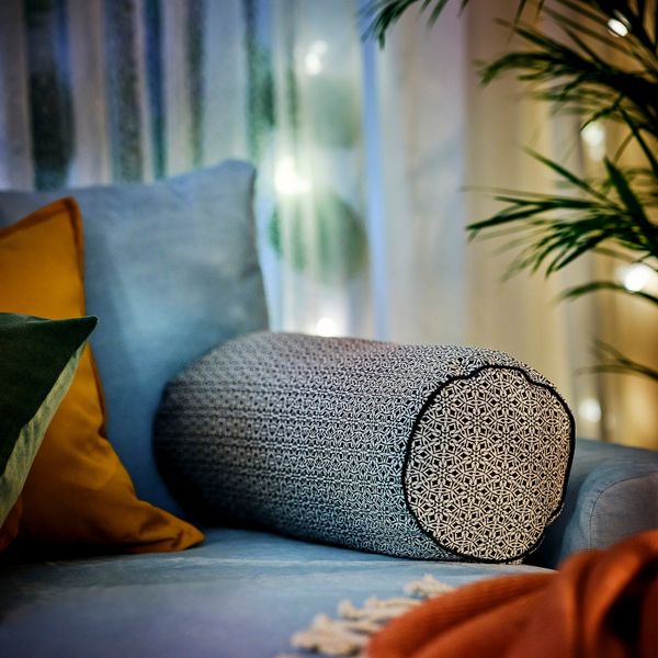 Валик, черный-белый 58x20 см IKEA HEMBJUDEN ХЕМБЬЮДЕН 605.119.70 - схема-чертеж с размерами