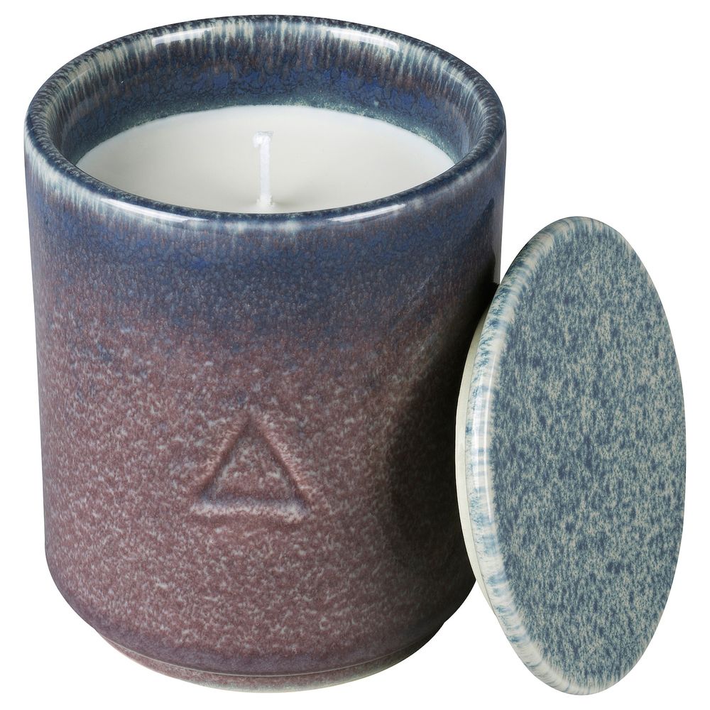 Ароматическая свеча в банке, Инжир и кипарис/сиреневый синий 10 см IKEA OSYNLIG ОСИНЛИГ 004.611.57 - фото 1