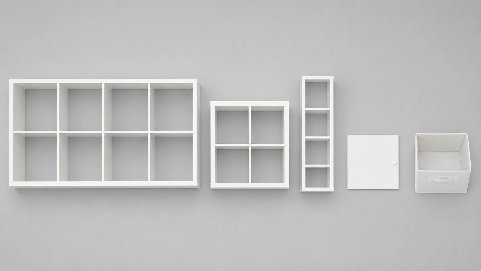 Линейка белых модулей KALLAX: 2x4, 2x2, 1x4, дверца и коробка DRÖNA на белом фоне