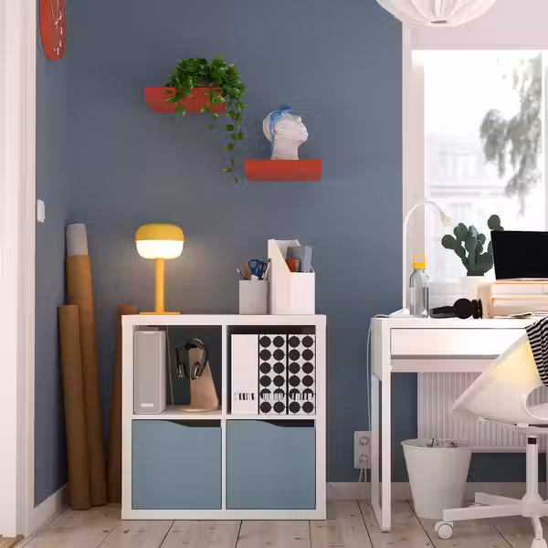 KALLAX Стеллаж - с 2 дверями белый/серо-синий светлый волнистый 77x77 см - фото 2