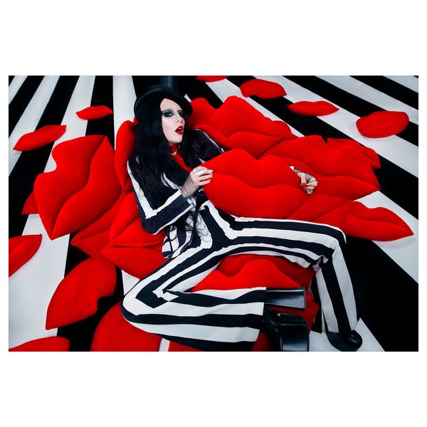 Подушка ОМЕДЕЛЬБАР, в форме губ красный (70x40 см) - схема-чертеж с размерами