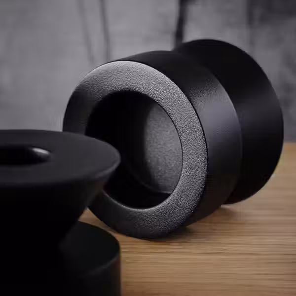 STOCKHOLM 2025 СТОКГОЛЬМ 2025 Подсвечник для свечи/греющей свечи - чёрный 6 см - схема-чертеж с размерами