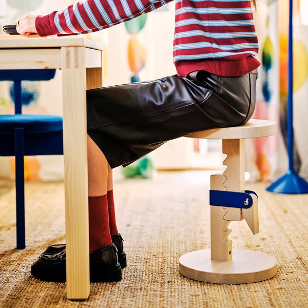 IKEA PS 2026 IKEA PS 2026 Табурет - регулируемая высота береза/прозрачный лак ярко-синий - фото 8