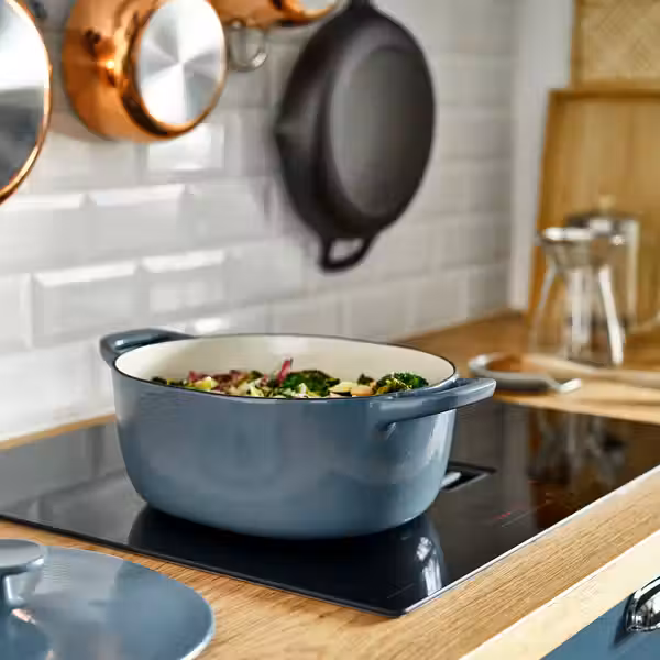 VARDAGEN Казан с крышкой - эмалированный чугун светло-бежевый/серо-синий темный 5 л - фото 7