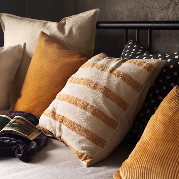 Подушка, неокрашенный золотисто-желтый/в полоску 50x50 см IKEA KNIPPARV КНИППАРВ 504.565.25 - схема-чертеж с размерами