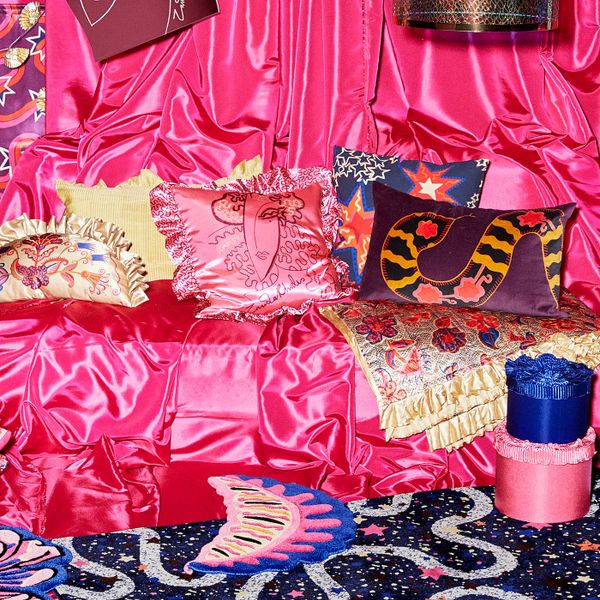 Подушка, цветочный орнамент бежевый 58x31 см IKEA KARISMATISK КАРИСМАТИСК 904.991.46 - схема-чертеж с размерами