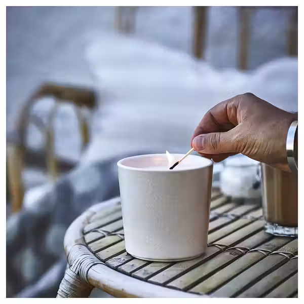 JÄMLIK ЭМЛИК Ароматическая свеча в банке - Ваниль/светло-бежевый 50 ч - фото 3