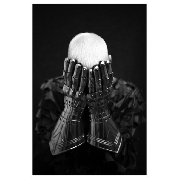 Постер ИКЕА АРТ-ИВЕНТ 2016, Стальные пальцы (61x91 см) - фото 1