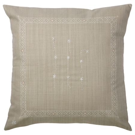 Чехол на подушку, бежевый, цветок, 50x50 см IKEA ÅKERNEJLIKA 705.772.01