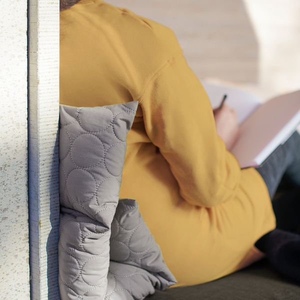 Многофункциональная подушка, серый 50x75 см IKEA OMTÄNKSAM ОМТЭНКСАМ 104.694.88 - фото 4