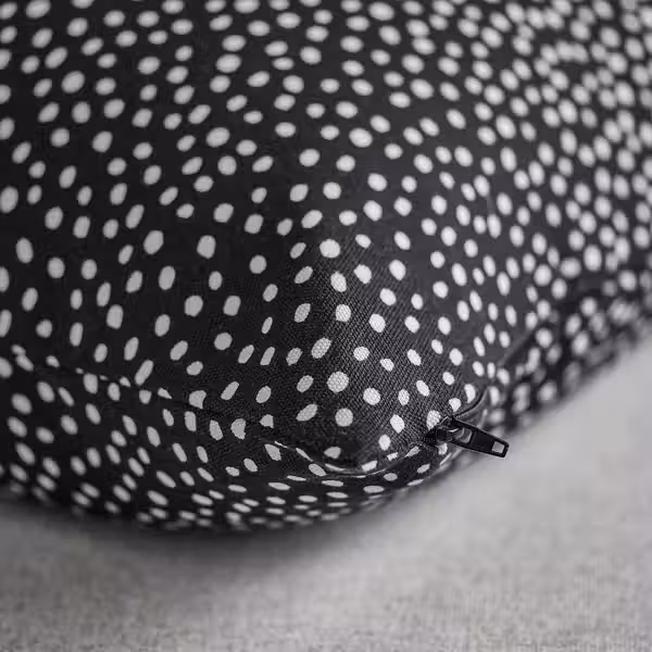 BJÖRKGRÅMAL БЬЁРКГРОМАЛ Чехол на подушку - чёрный/белый 50x50 см - фото 5