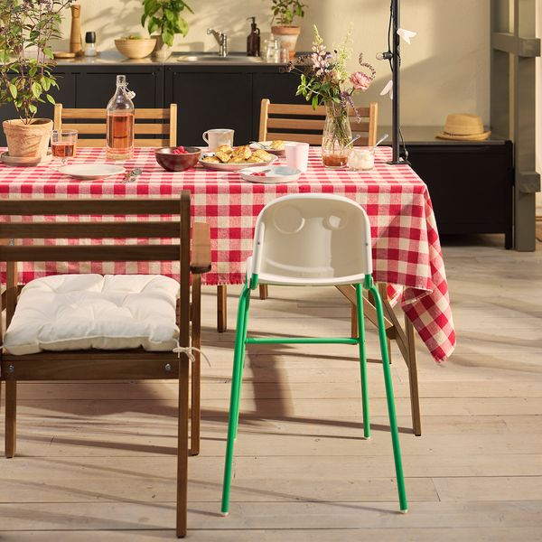 Скатерть, белый, красный, 145x240 см IKEA SLÖJSTJÄRT 105.940.67 - схема-чертеж с размерами