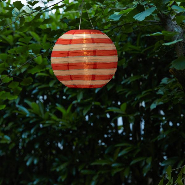 Подвесная светодиодная лампа, для сада шаровидный/в полоску разноцветный 30 см IKEA СОЛВИДЕН 904.516.77 - фото 3