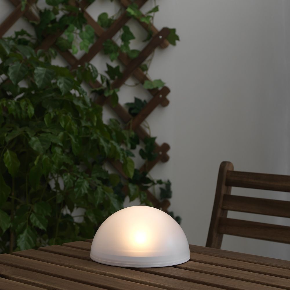 Светильник на солнечной батарее, для сада/полусфера белый IKEA SOLVINDEN СОЛВИДЕН 704.845.51 - фото 1