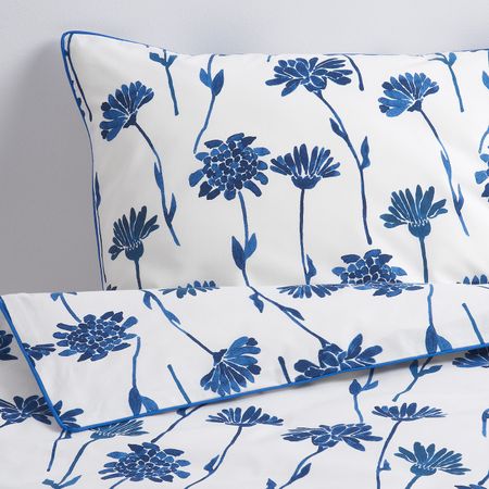 Пододеяльник и 2 наволочки, белый, синий цветок 200x200/50x70 см IKEA FINNOXEL ФИННОКСЕЛЬ 504.607.25