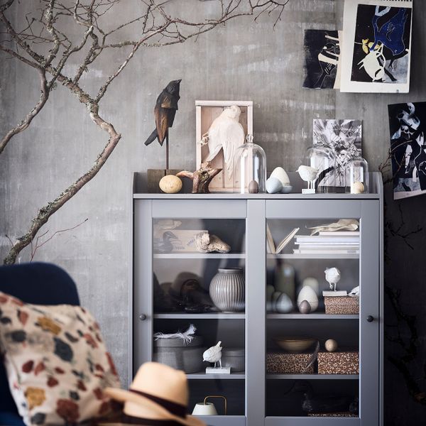 Шкаф-витрина, серый 105x116 см IKEA HAUGA ХАУГА 704.150.77 - фото 7