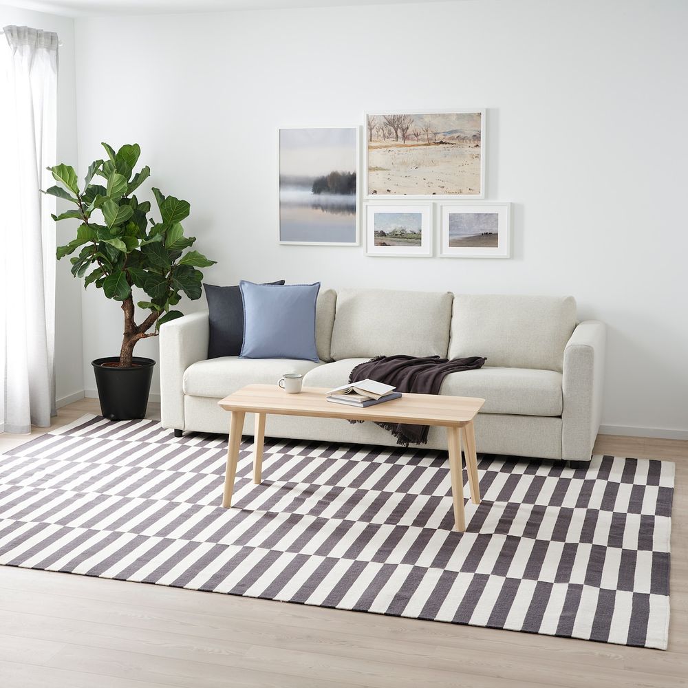 IKEA, вид спереди