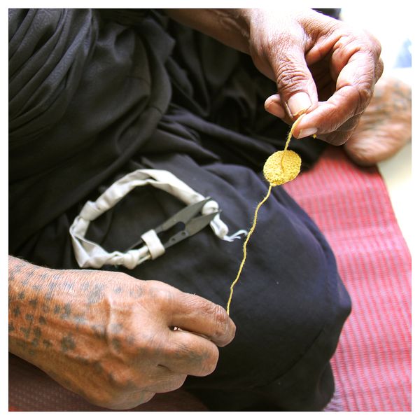 Дорожка на кровать, точечный черный, 45x180 см IKEA MÄVINN 905.749.61 - фото 4